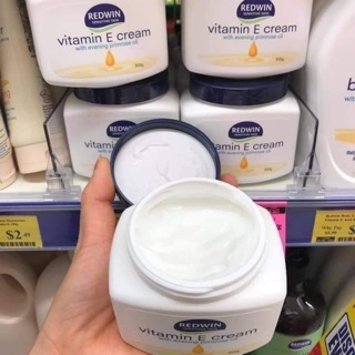 Kem dưỡng ẩm vitamin e redwin