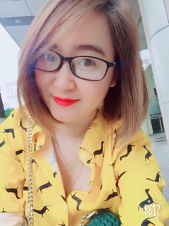 Áo sơ mi vàng hoạ tiết chó