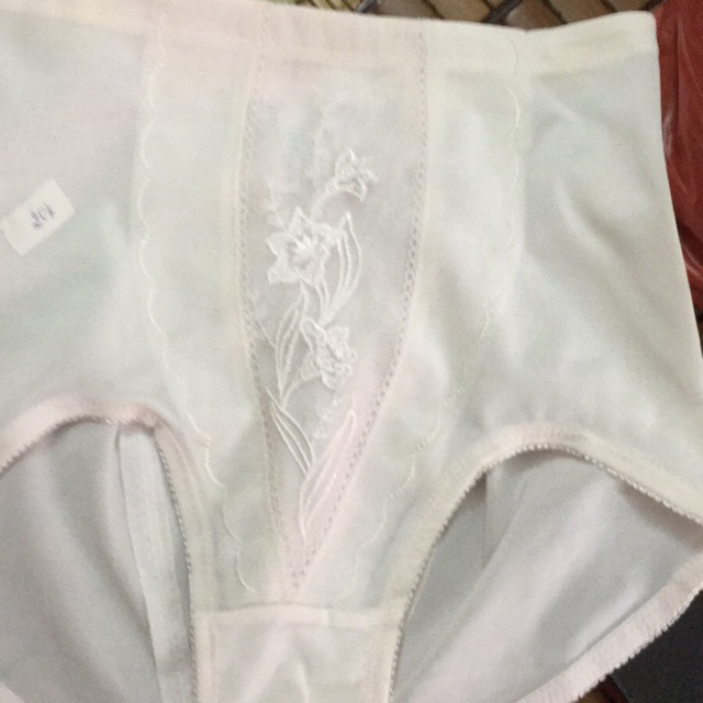 [Mã SRBACK010912 hoàn 20K xu đơn 50K] gen bungk ao nguc tuyen