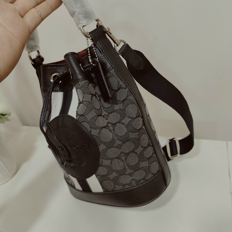 Sẵn - Túi Coach bucket rút miệng