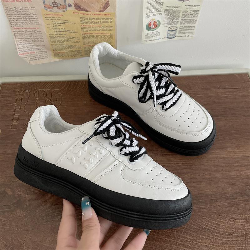 Giày thể thao nữ trắng đế đen dây tết da mềm đế độn cao 4 cm sneaker ulzzang hàn quốc đi học đi chơi đẹp giá rẻ