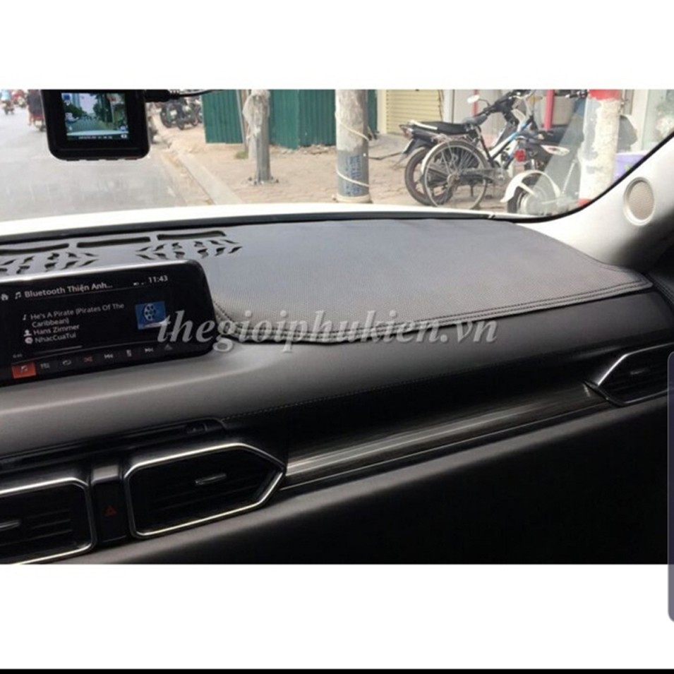 Thảm phủ Taplo MAZDA CX5 2019-2020 da vân carbon 3 lớp chống nóng