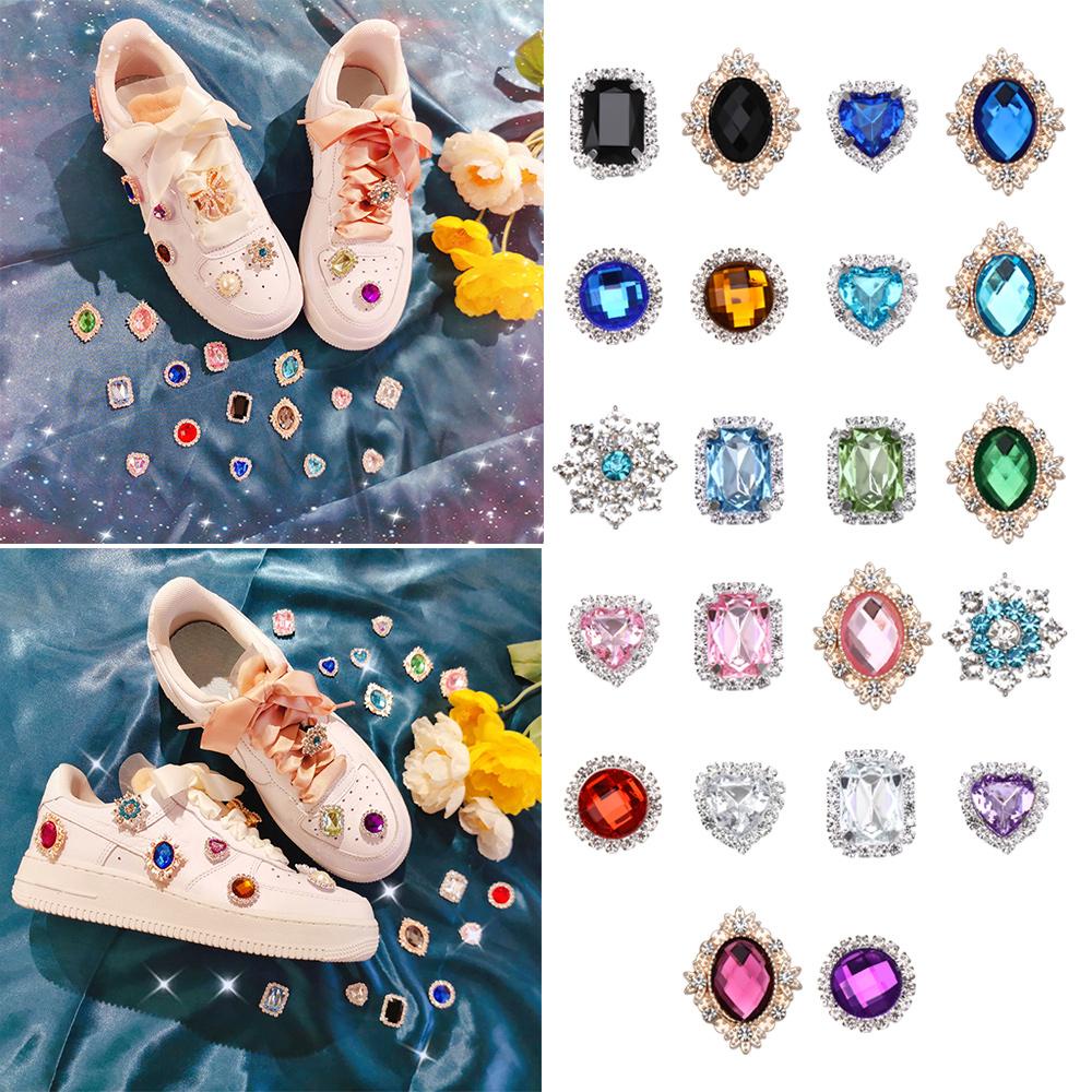 1 Chiếc Kẹp Giày Ket1 Cho Cô Dâu