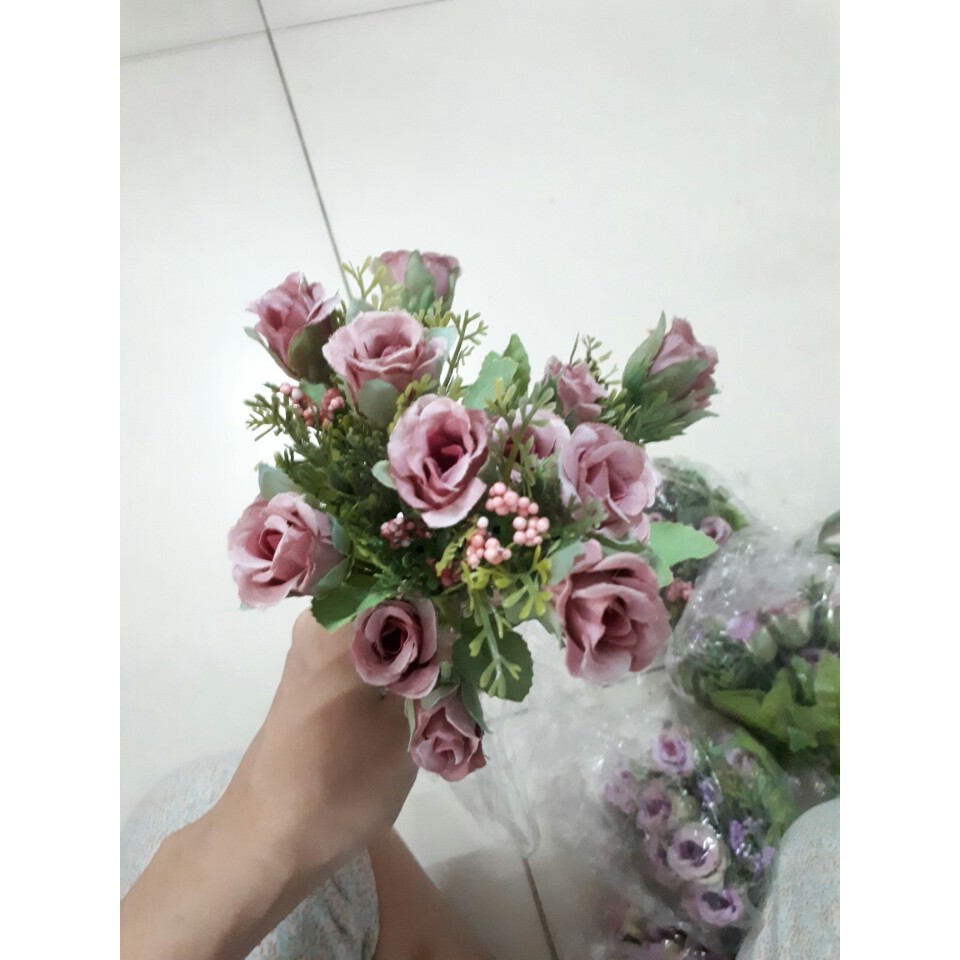 Nhánh hoa giả hoa trang trí, hồng bi cổ điển (không kèm lọ)