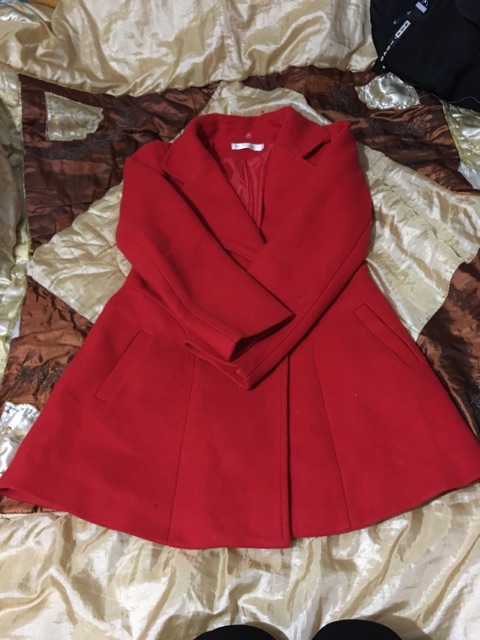 Áo dạ đỏ