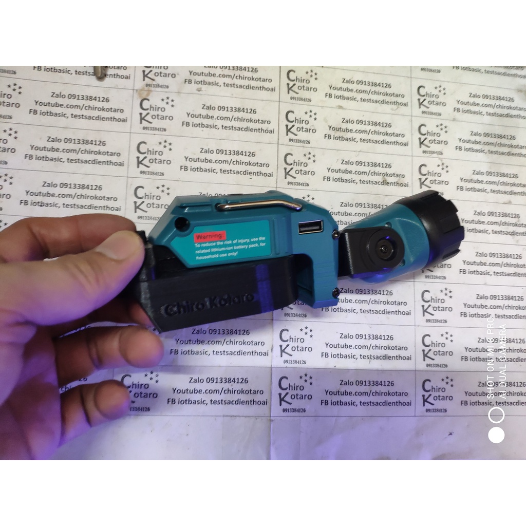 Đế chuyển pin đèn chiếu sáng cầm tay dùng pin Makita CXT 12V sang dùng hộp pin cài Makita LXT