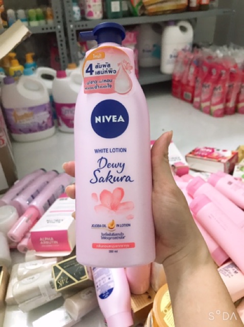 Sữa dưỡng thể Nivea Lotion Dewy Sakura Thái Lan