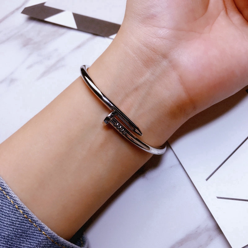 Vòng tay cặp đôi khai trương thời trang nữ và nam