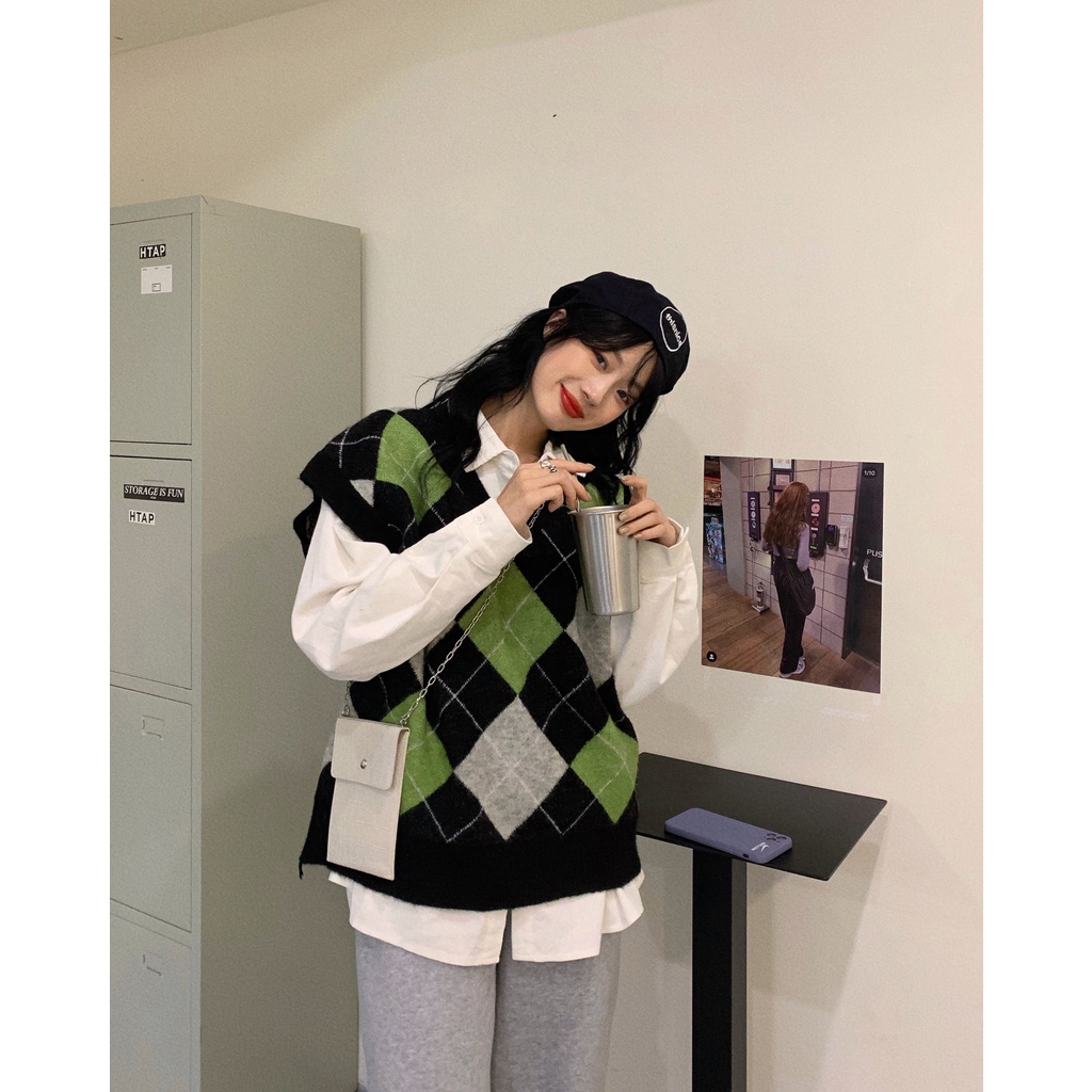 Áo len nữ không tay cổ chữ V họa tiết kẻ ô xinh xắn sành điệu | BigBuy360 - bigbuy360.vn