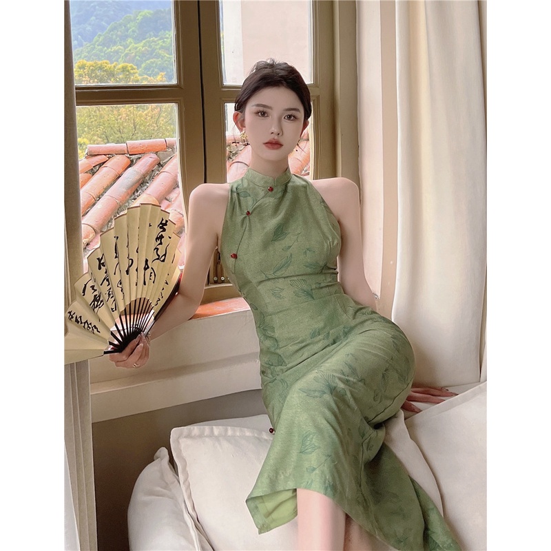 Sườn xám cách tân thiết kế xẻ tà màu xanh trẻ trung quyến rũ