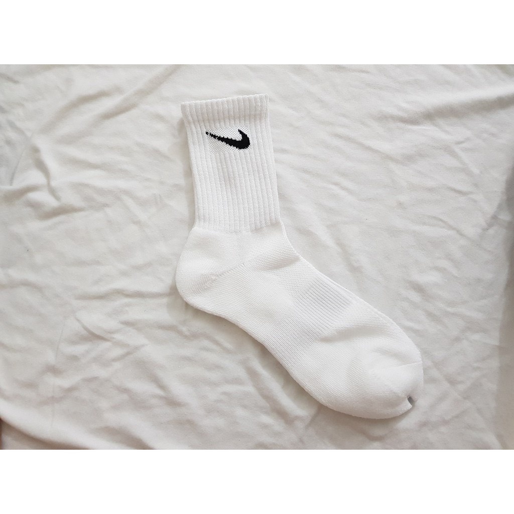 COMBO 3 Đôi Tất thể thao nam nữ Cổ Trung Nike trắng đen cao cấp