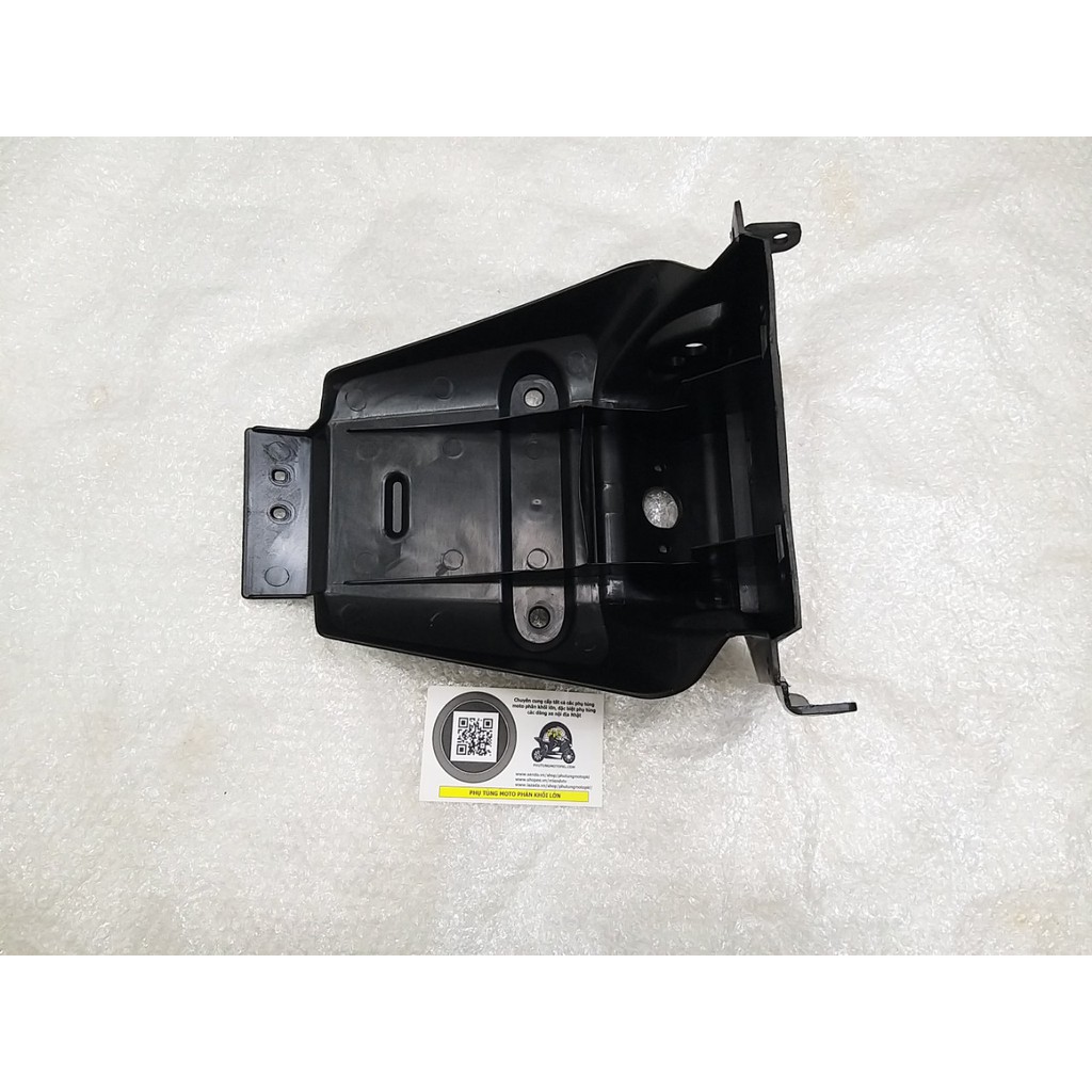 Chắn bùn đuôi sau bắt biển số HONDA CB400 VTEC 3 / Revo