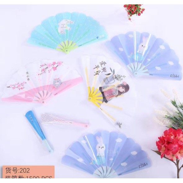 Quạt hoạt hình gấp Q6 cổ trang chụp ảnh trơn múa nhiều màu
