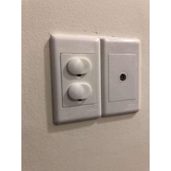 10 Nút Bịt ổ cắm điện 2 chân an toàn cho bé