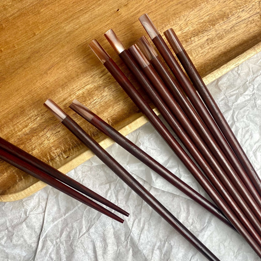 Đũa gỗ Trắc đỏ tròn 23cm - Đầu gắn trai hồng  - Đũa gỗ tự nhiên cao cấp , Bộ 5 gác đũa đẹp