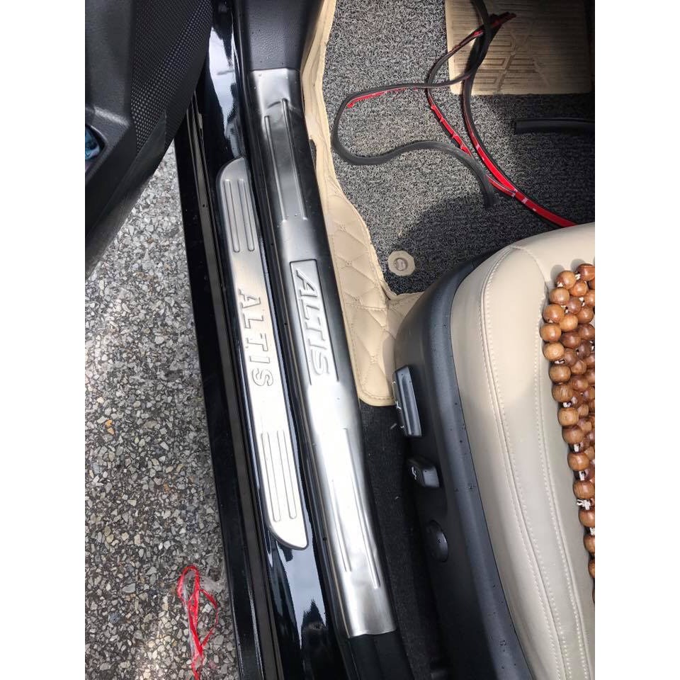 Ốp bậc trong ngoài xe Kia Rio mẫu INOX