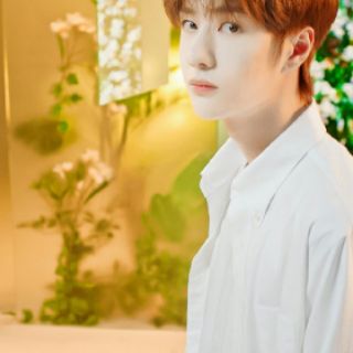 Ván trượt mini Vương Nhất Bác