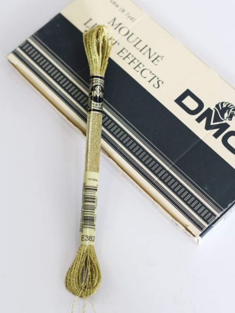 Chỉ thêu kim tuyến chính hãng DMC Pháp.Hàng có sẵn, được chọn màu