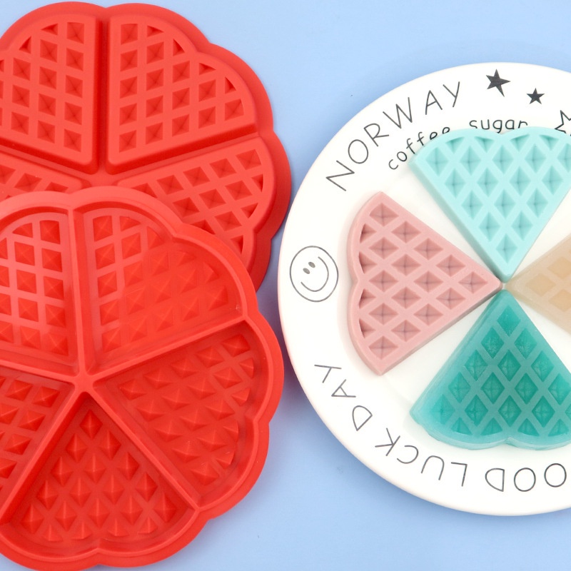 SG - Khuôn làm bánh kẹp, bánh ốc quế waffle bằng silicon chịu nhiệt chống dính hình trái tim