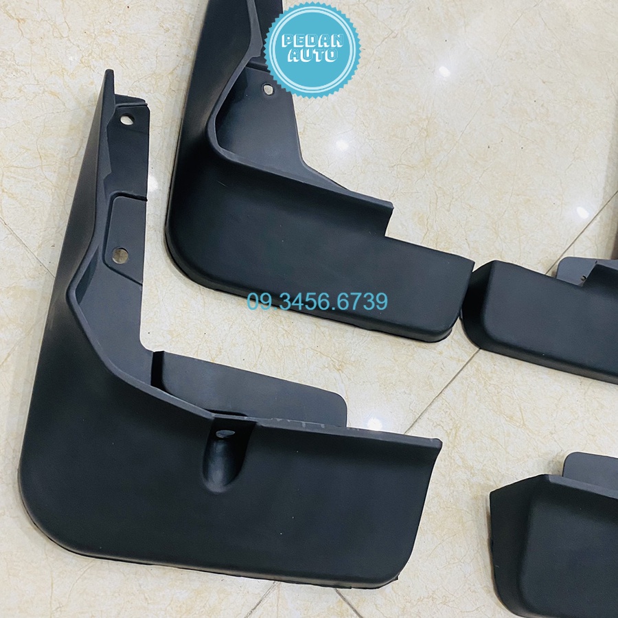 Bộ 4 Chắn Bùn Nhựa Dẻo Xe Toyota Veloz, Avanza 2022 2023 + kèm ốc vít, lắp đặt dễ dàng