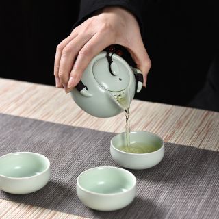 Bộ tách trà bằng gốm