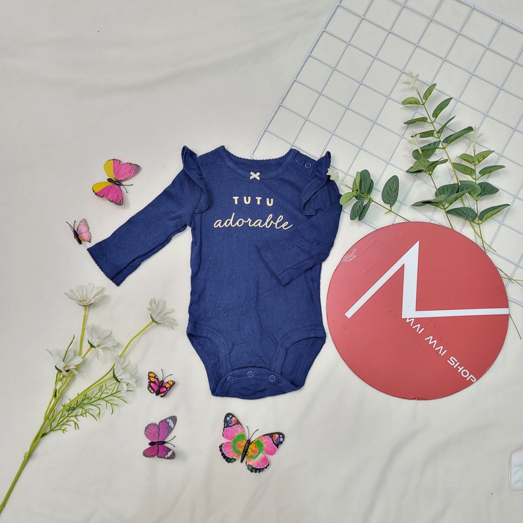 (6-9M chọn màu- Gái) Body chip TAY DÀI xuất dư cổ tròn, cổ đáp vai cho bé gái- Bộ liền thân, BODYSUIT cho bé