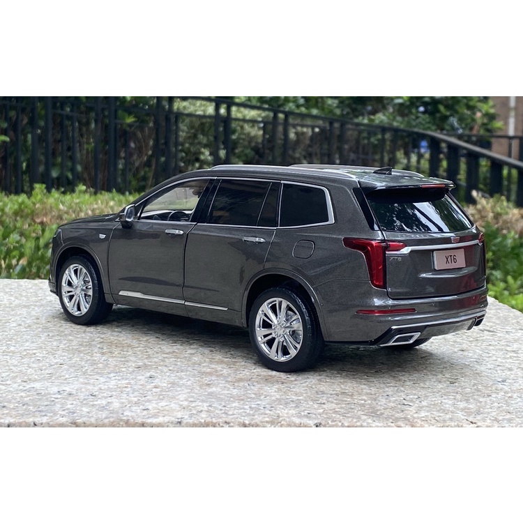 Mô hình xe  SUV Cadillac XT6  tỉ lệ 1:18