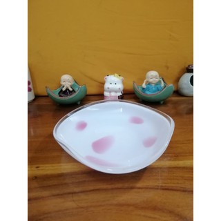 Dĩa thủy tinh dáng méo