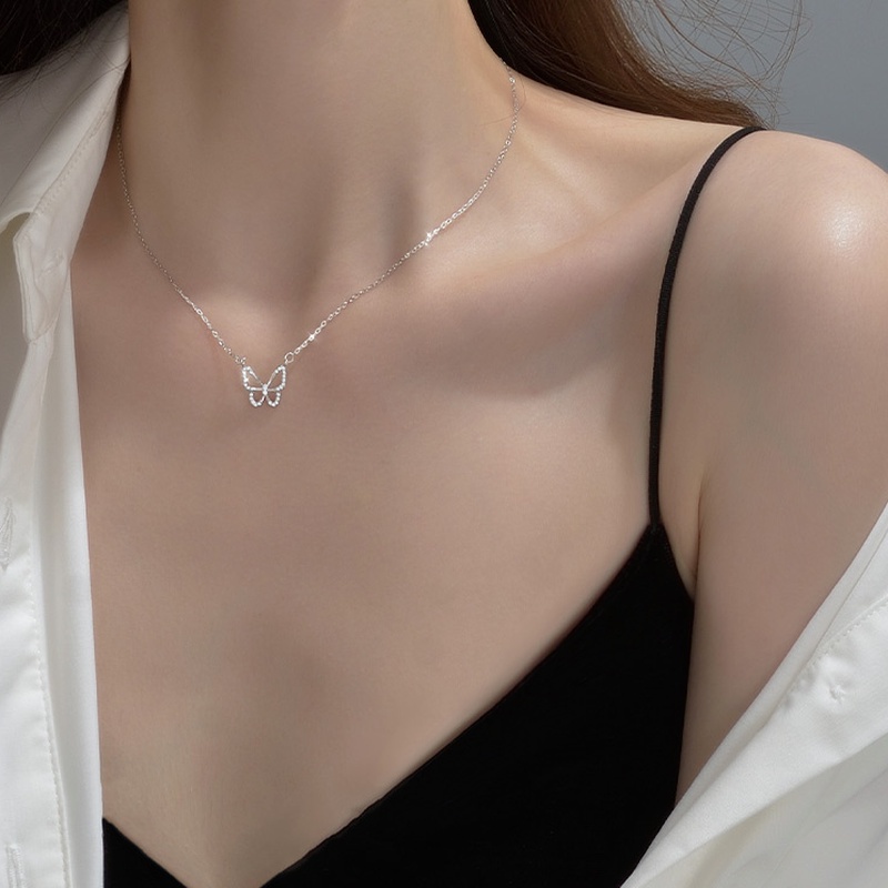 Dây chuyền choker ngắn mặt hình bướm đính đá pha lê phong cách Hàn Quốc cho nữ