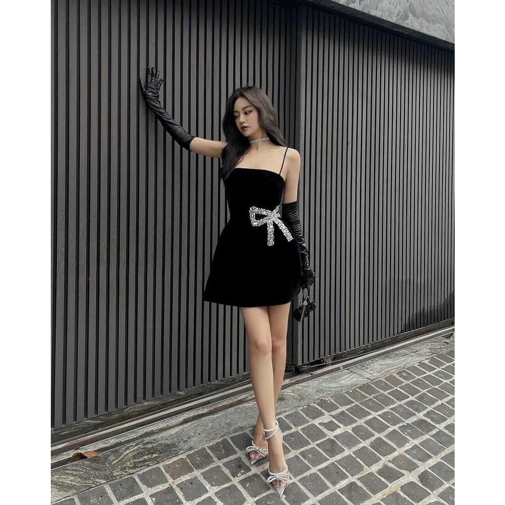 [8.8 Sales Freeship] Đầm đen hai dây chất umi có mút ngực đính nơ eo kim tuyến dáng ngắn xòe đi tiệc quyến rũ