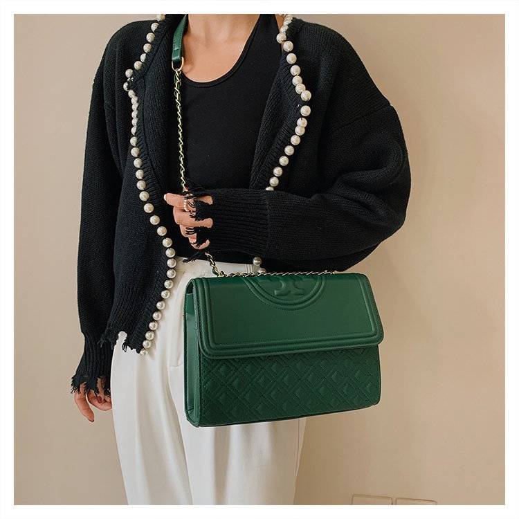 Túi Đeo Chéo Da Mềm Dáng Vuông Nhỏ Phối Dây Xích Thời Trang 2021 Cho Bạn Gái