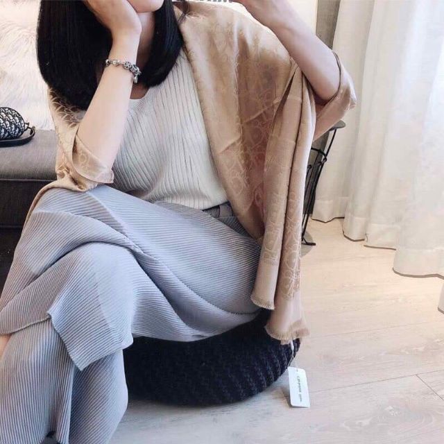 Khăn mẫu dior