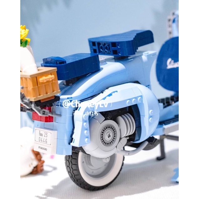 Đồ chơi lắp ráp Legogi XE MÁY VESPA XANH HỒNG 1106 mảnh bản Nonlego Vespa 125 mô hình lắp ghép xếp hình