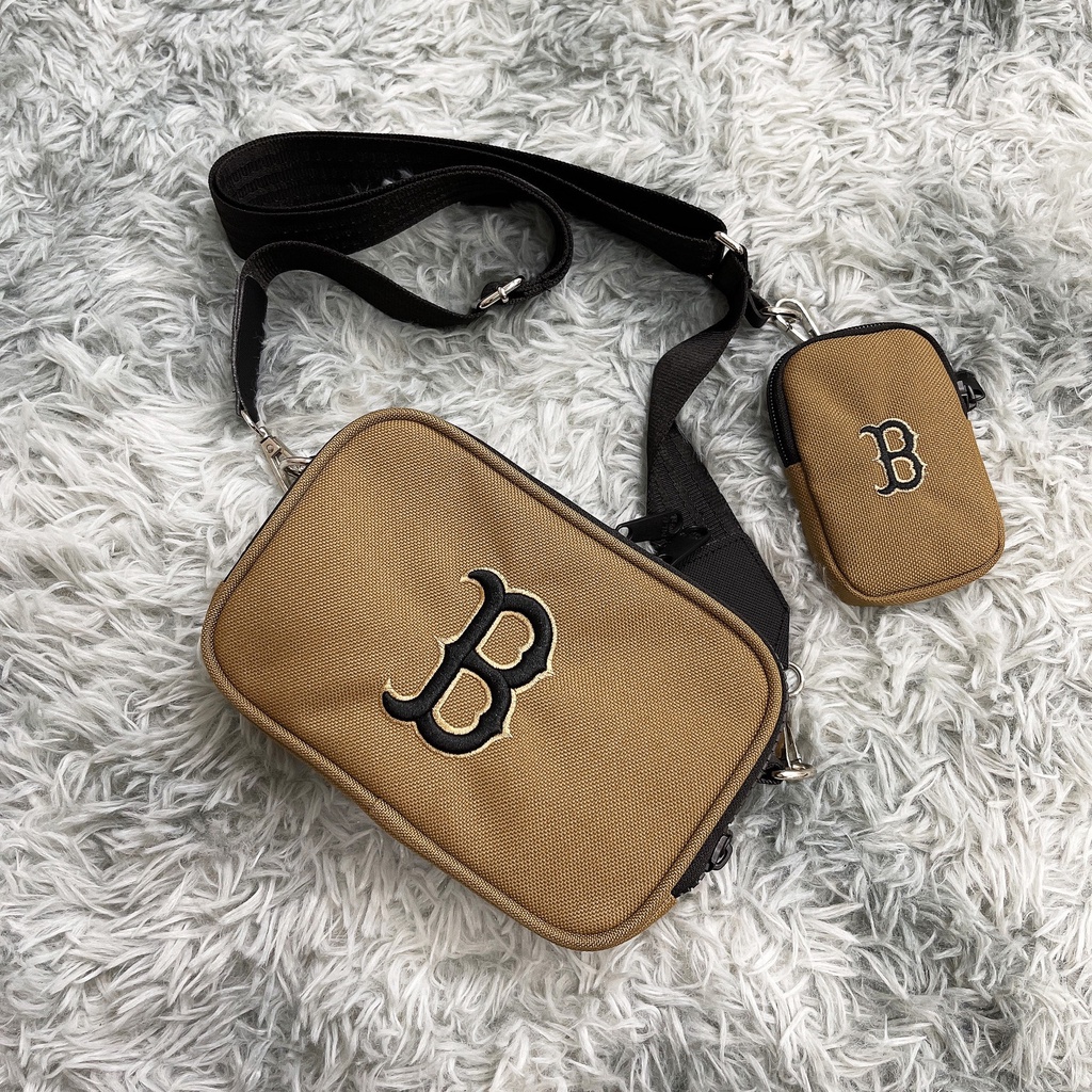 Túi đeo chéo nam nữ MLB Boston NY monogram DƯ XỊN