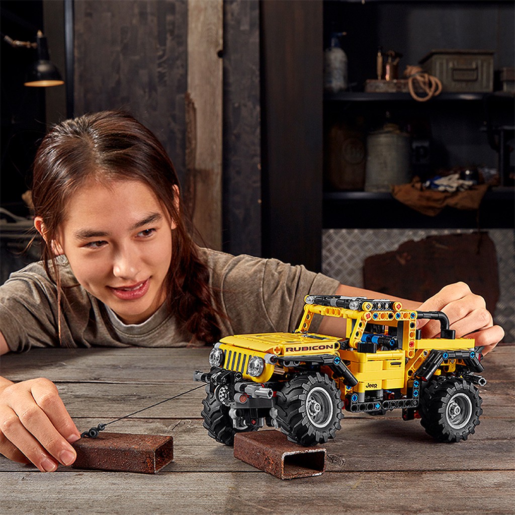 LEGO Technic Xe Địa Hình Jeep Wrangler 42122