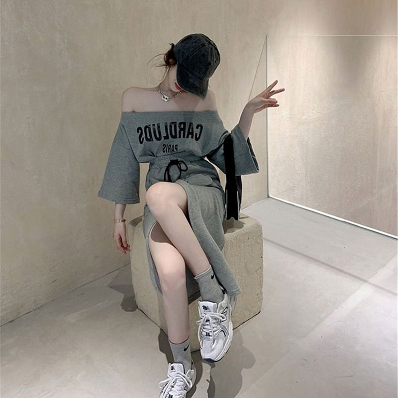 IELGY Bộ áo trễ vai in họa tiết chữ và chân váy cạp cao ôm dáng thắt dây phong cách Hàn Quốc thời trang dành cho nữ