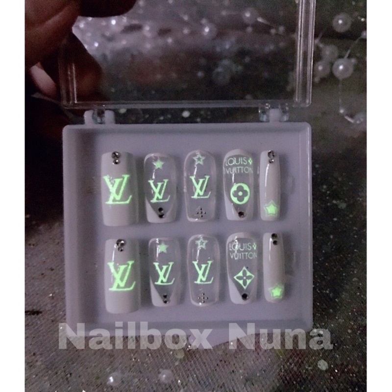 Nailbox Nuna móng úp thiết kế móng tay lv dạ quang. nail box sẵn có now ship