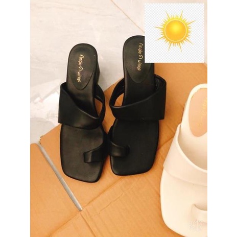 Dép sỏ ngón đế cao 5p( có 2 loại hàng thanh lý còn ít nên shop giao ngẫu nhiên nha.) 👚👗