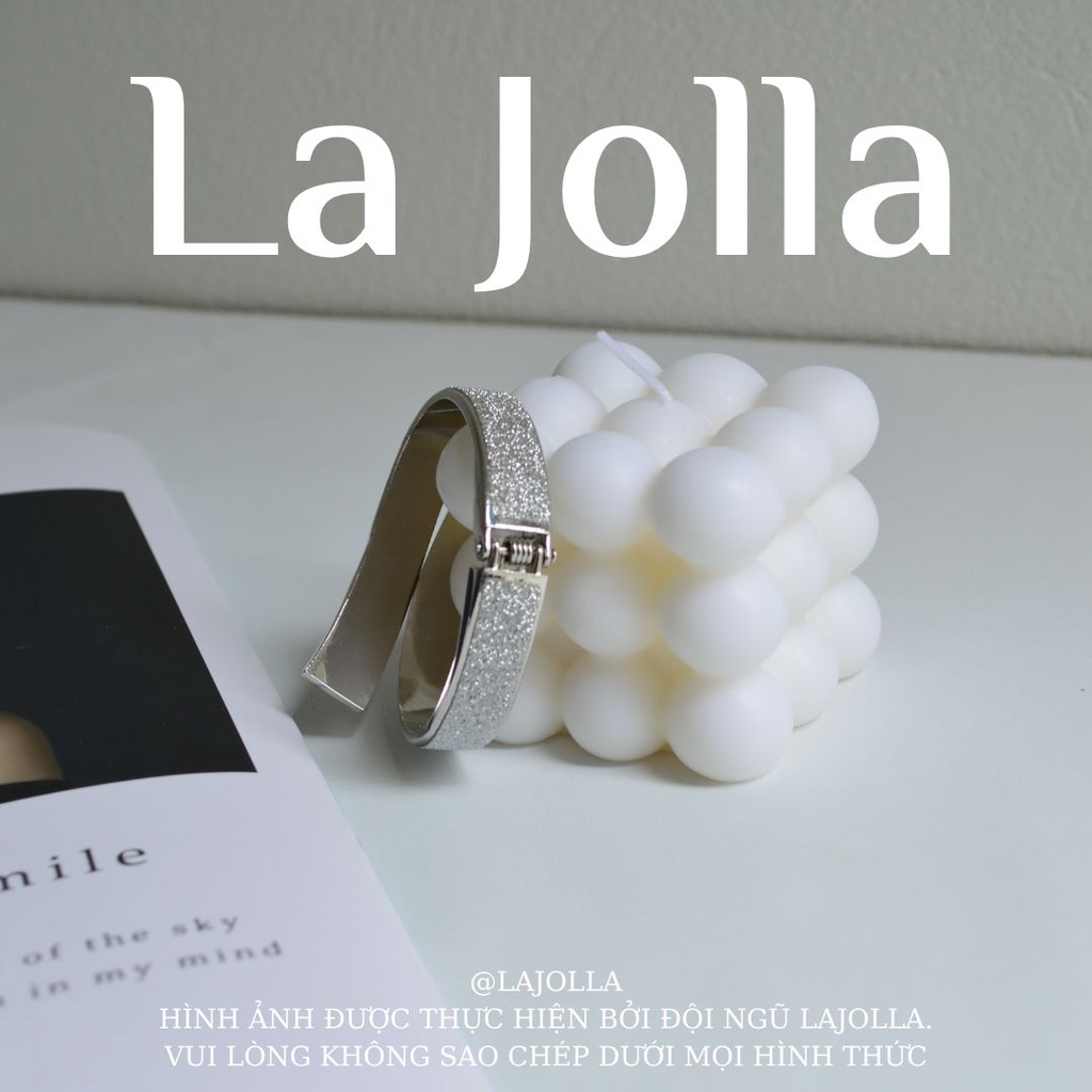 Vòng đeo tay lắc tay thiết kế đơn giản