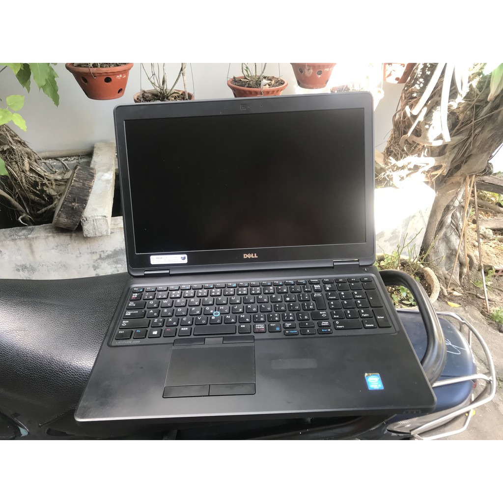 Máy tính laptop Dell E5550