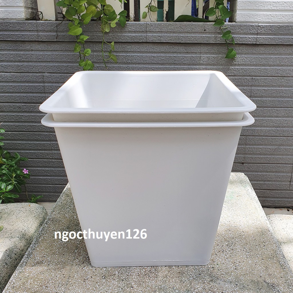 Bộ 02 chậu trồng hoa hình vuông nhựa cứng size 30x30x28cm