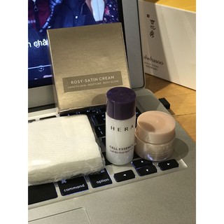 Bộ dưỡng da mini làm sáng, chống lão hóa Hera mini