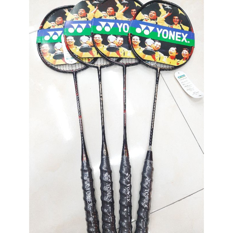 Vợt yonex carbonex cao cấp(tặng kèm quấn cán+túi)