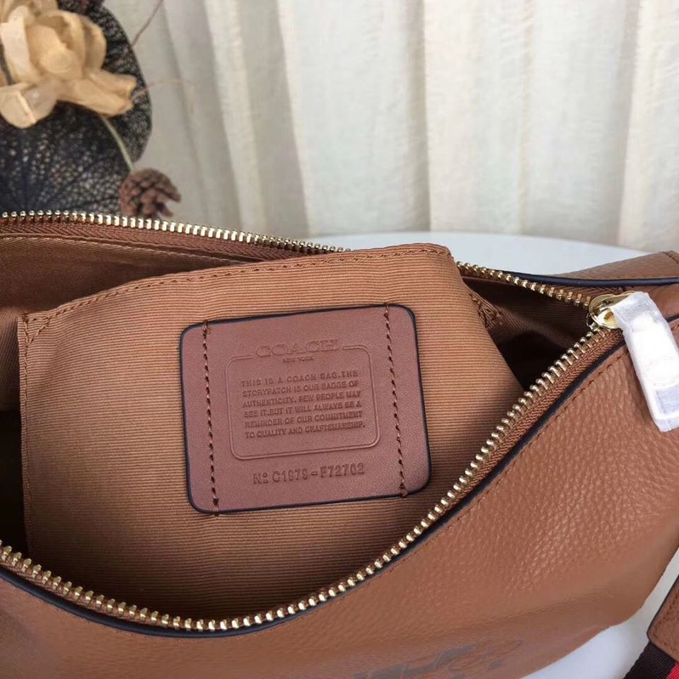 TÚI COACH THUYỀN HOBO JES code: F72702