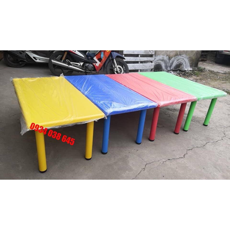 Bàn nhựa đúc nhập khẩu hình chữ nhật