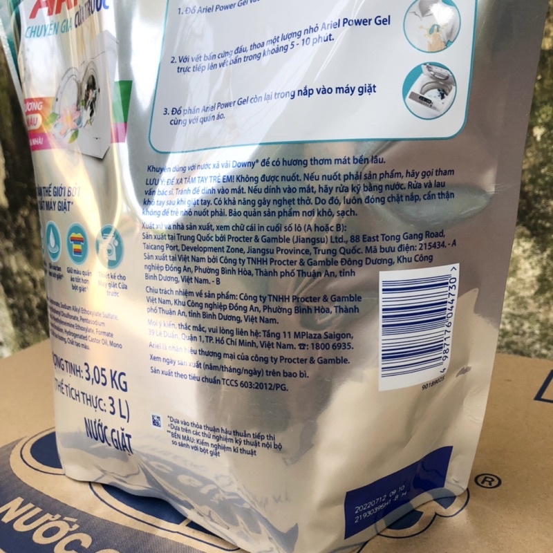 Nước giặt Ariel cửa trước hương Sen & Nhài 3,05kg