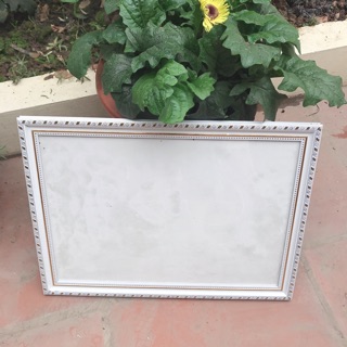 Khung ảnh trắng hoa văn 518 khổ A3 kt (30x40)