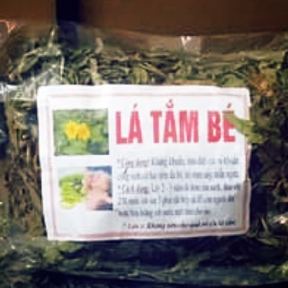 Lá tắm cho bé
