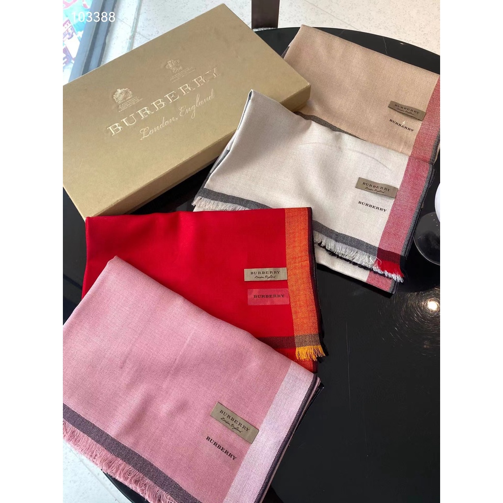 Khăn Choàng Cashmere Cổ Điển Burbeery