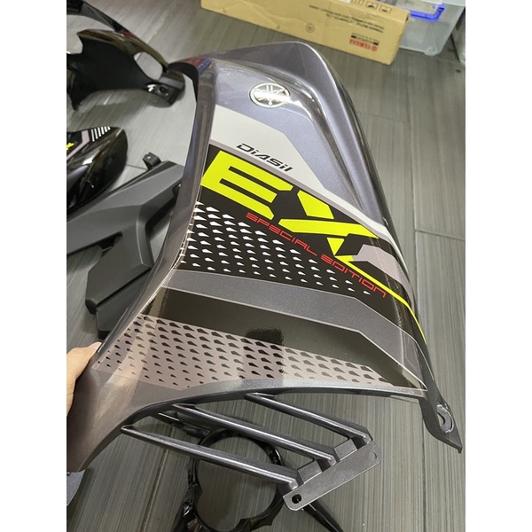 Dàn áo Ex 135 5 số xám đen tặng kèm tem